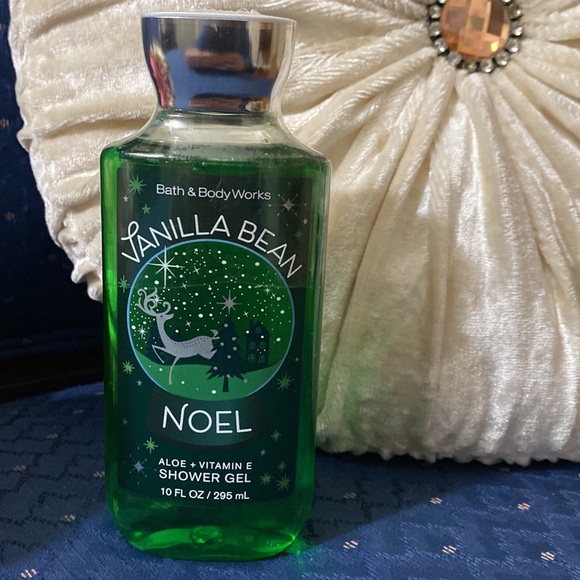 BATH & BODY WORKS SET. . . VANILLA BEAN NOEL SCENT - Picture 5 of 6